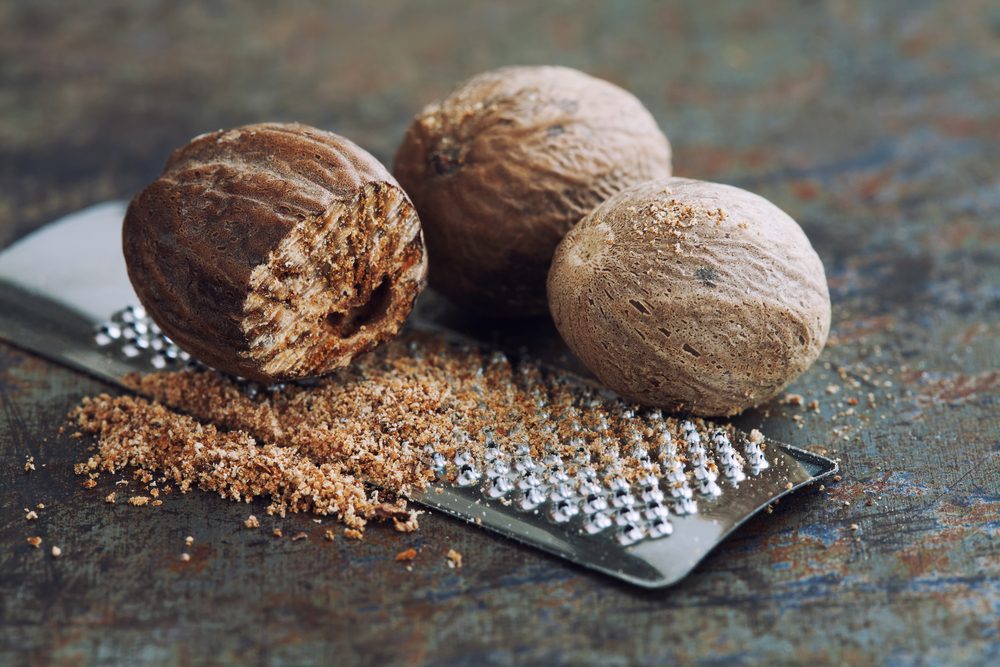 Kangli Grattugia 4 Facce Con Manico Ergonomico – Accessorio Da Cucina In Acciaio E Plastica Per Verdure, Formaggi E Cioccolato