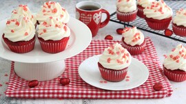 red-velvet-cupcakes