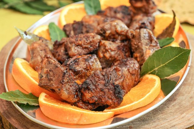 Rete di maiale cos'è l'omento e come utilizzarlo in cucina