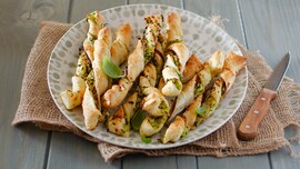 Grissini di sfoglia alle zucchine