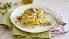 Pasta fave salsiccia