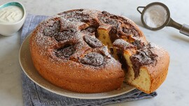 Torta yogurt e crema di nocciole