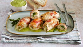 Involtini di pollo e asparagi