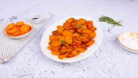 carote in padella pronte nel piatto da portata