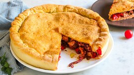 Tiella di Gaeta con il polpo