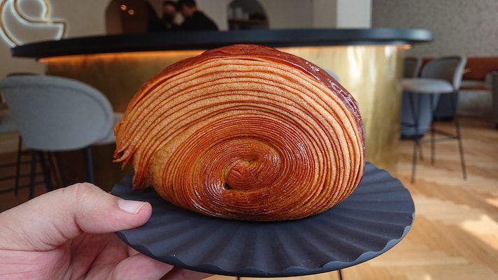 cosa-e-dove-mangiare-a-parigi-croissant-cedric-grolet