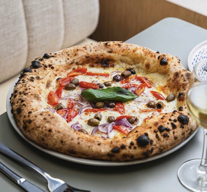 cosa-e-dove-mangiare-a-parigi-pizza-iovine