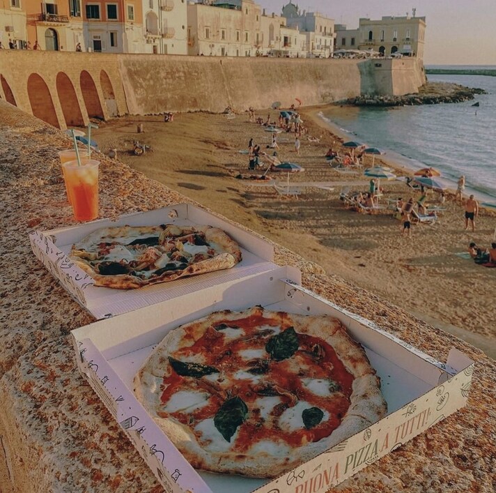 dove-mangiare-a-gallipoli-spendendo-poco-pizza-la-corte