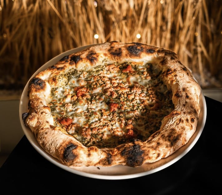 dove-mangiare-a-gallipoli-spendendo-poco-pizza-llievita72