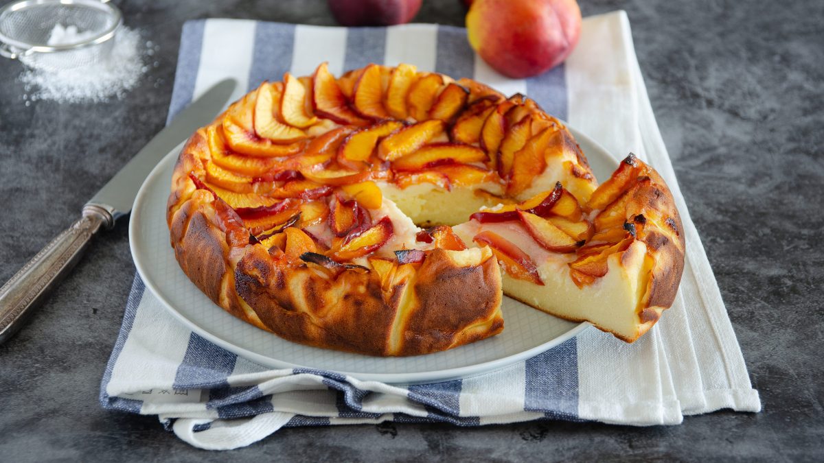 Torta di pesche e ricotta senza farina