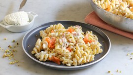 Pasta salmone e pistacchi