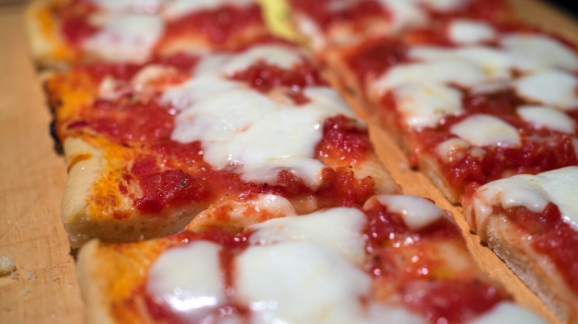 quando-mettere-pomodoro-mozzarella-pizza-fatta-in-casa