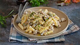 Pasta funghi salsiccia