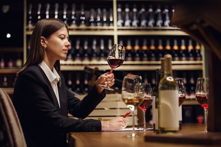 sommelier-assaggiatore-vino-differenze