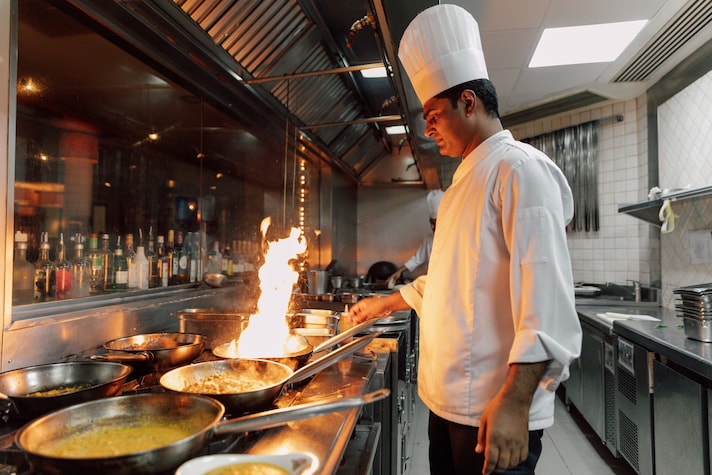 brigata-cucina-cos-e-com-e-composta-chef-de-cuisine