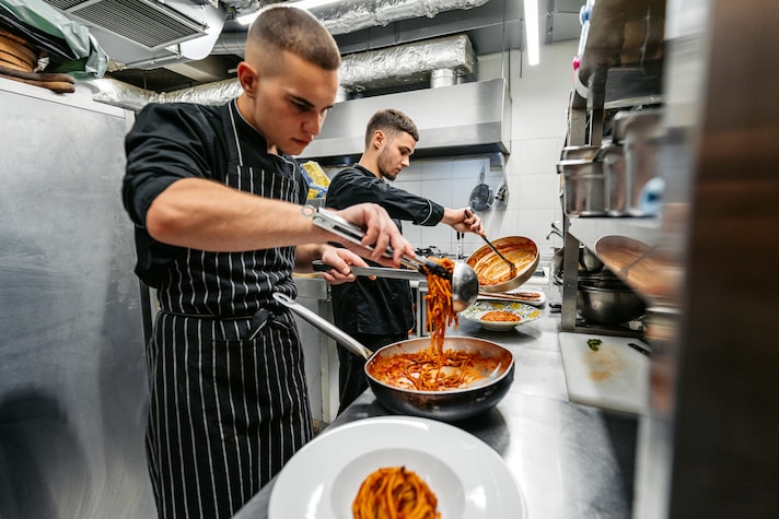 brigata-cucina-cos-e-com-e-composta-chef-de-partie