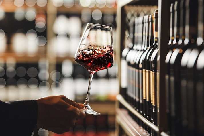 regole-servizio-vino