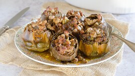 Carciofi ripieni di salsiccia
