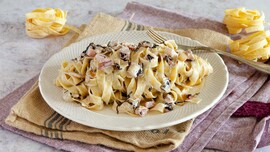 Tagliatelle radicchio e speck