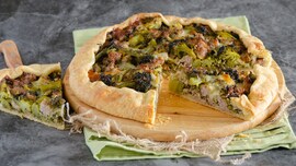 Torta salata broccoli salsiccia