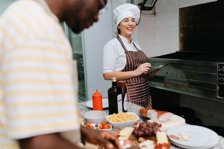 abusi-cucina-chef-sessuali