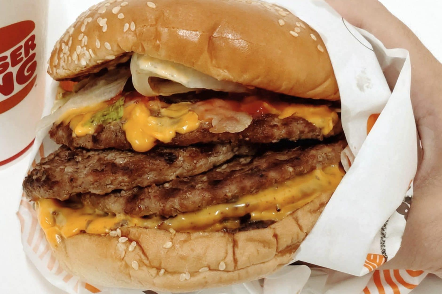 Il panino del lottatore: in Giappone Burger King lancia "un mostro ipercalorico"