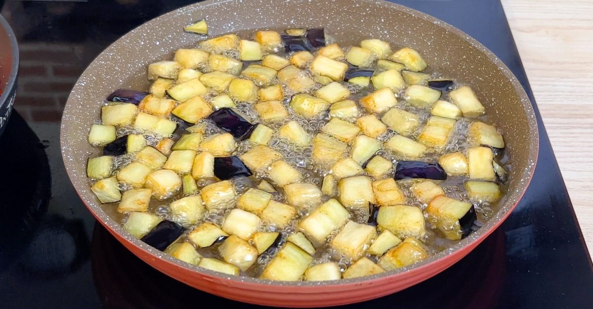 Olio alto oleico: cos’è e perché in alcuni casi è più indicato dell'extravergine di oliva