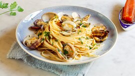 Pasta, vongole e bottarga