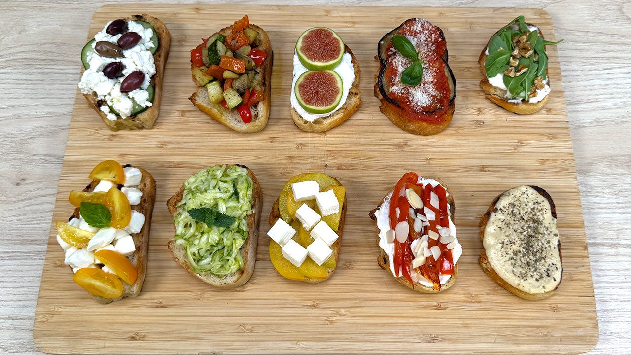 Bruschette estive: 10 idee fresche e sfiziose per tutti i gusti