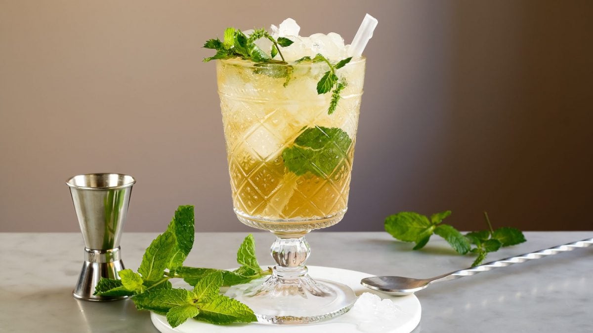 Mint julep cocktail