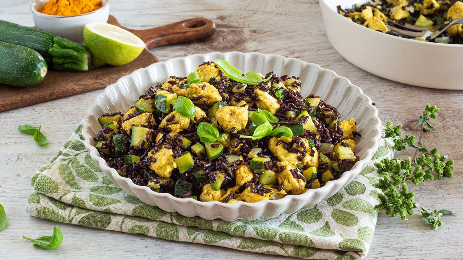 Riso con pollo e zucchine: la ricetta del piatto unico gustoso e nutriente