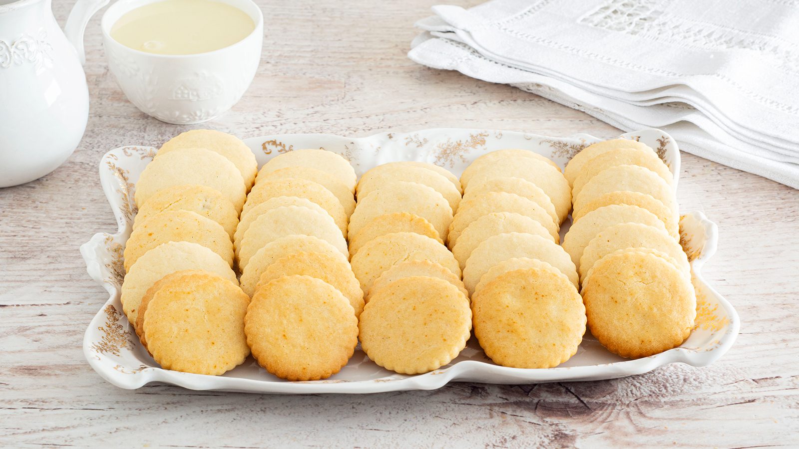 Biscotti con latte condensato: la ricetta dei dolcetti friabili e golosi