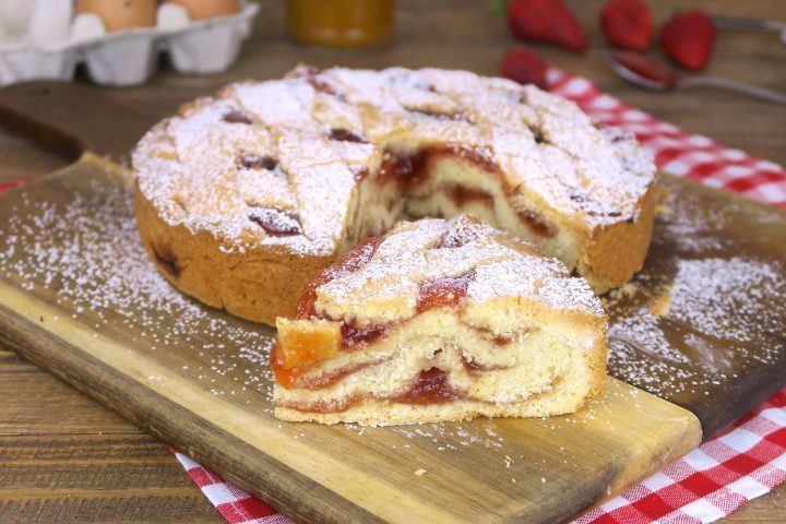 Crostata a strati: la ricetta del dolce originale e delizioso
