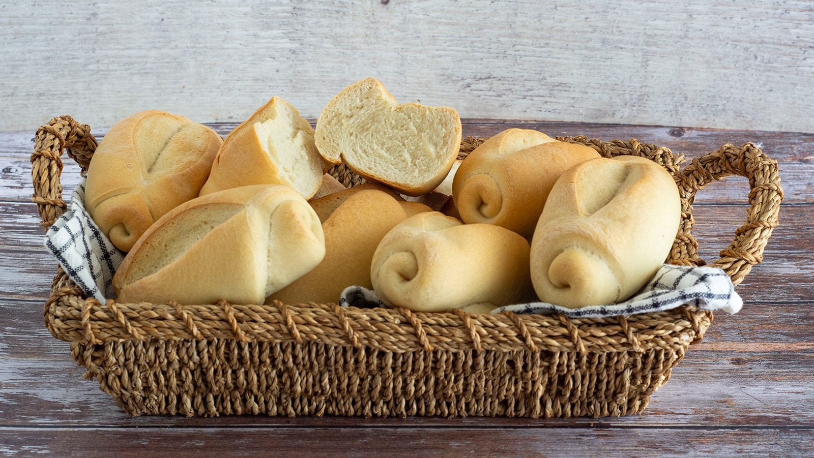 Panini mantovani: la ricetta dei panini semplici e morbidissimi
