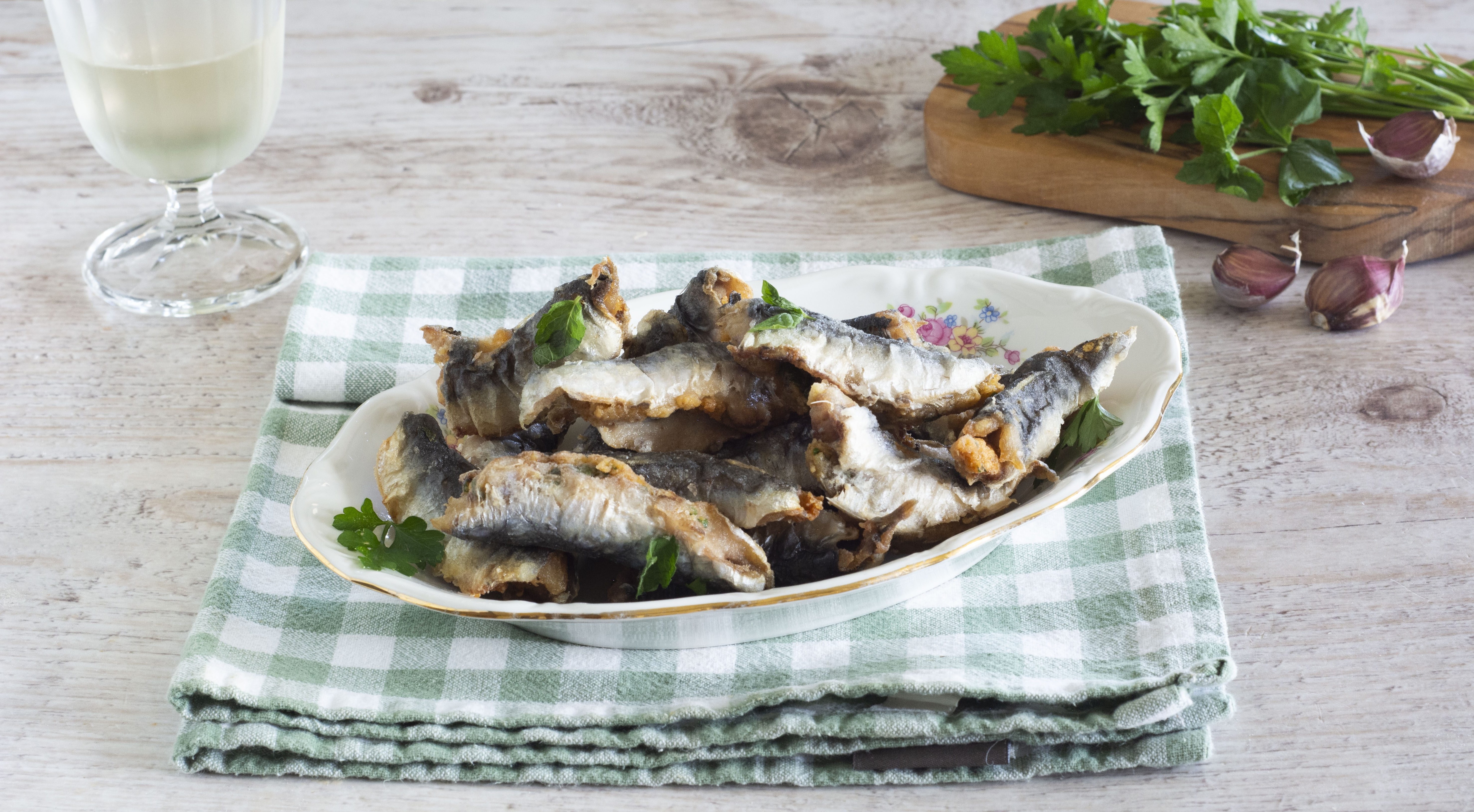 Sarde ripiene: la ricetta del secondo di pesce gustoso e saporito