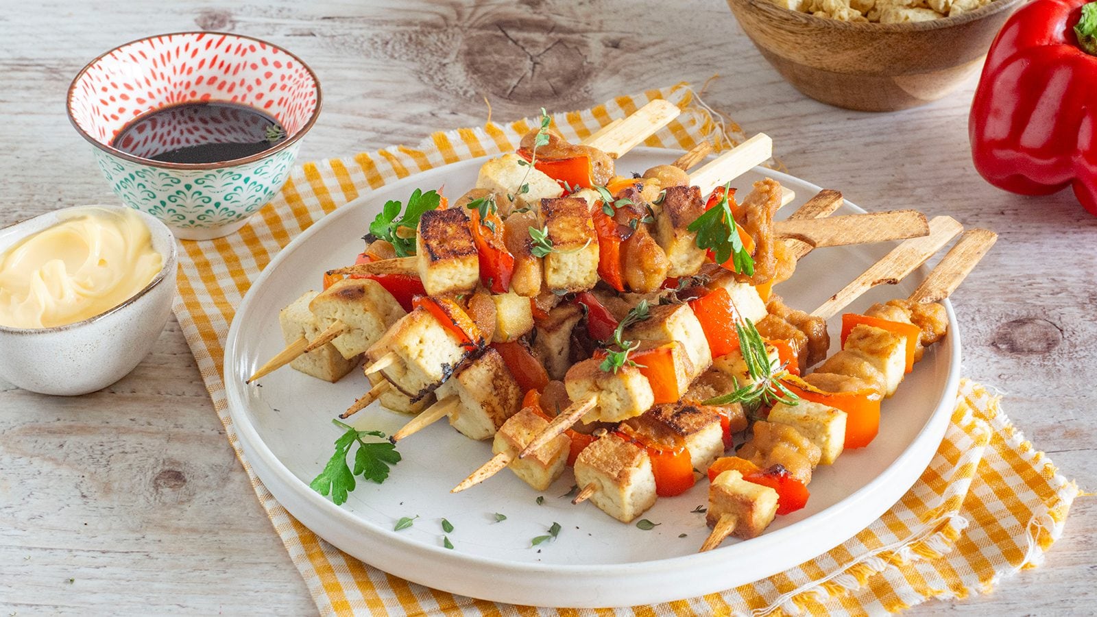 Spiedini vegani: la ricetta del secondo gustoso e saporito con ingredienti vegetali