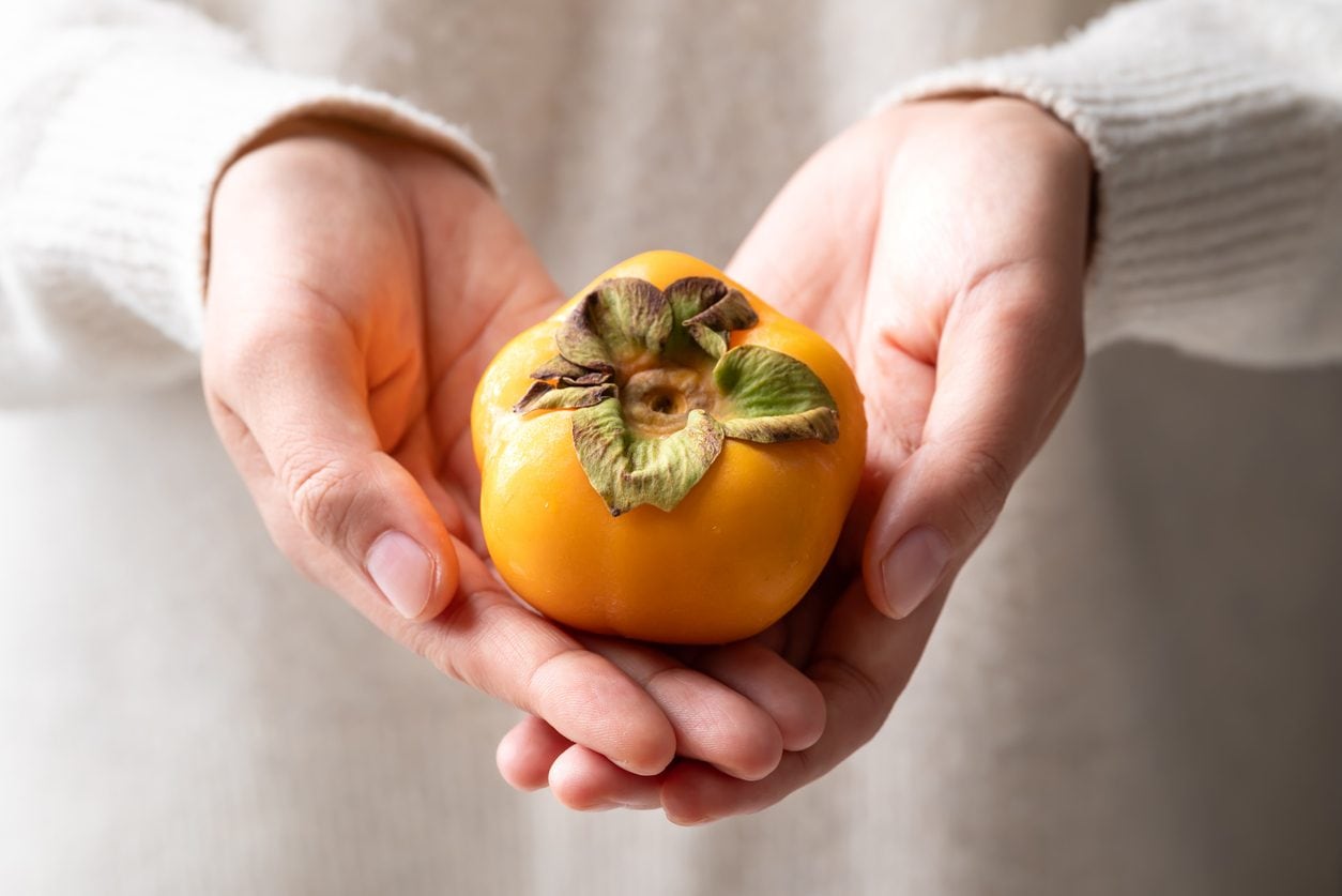 I cachi fanno ingrassare? Il nutrizionista spiega quanti mangiarne se sei a dieta