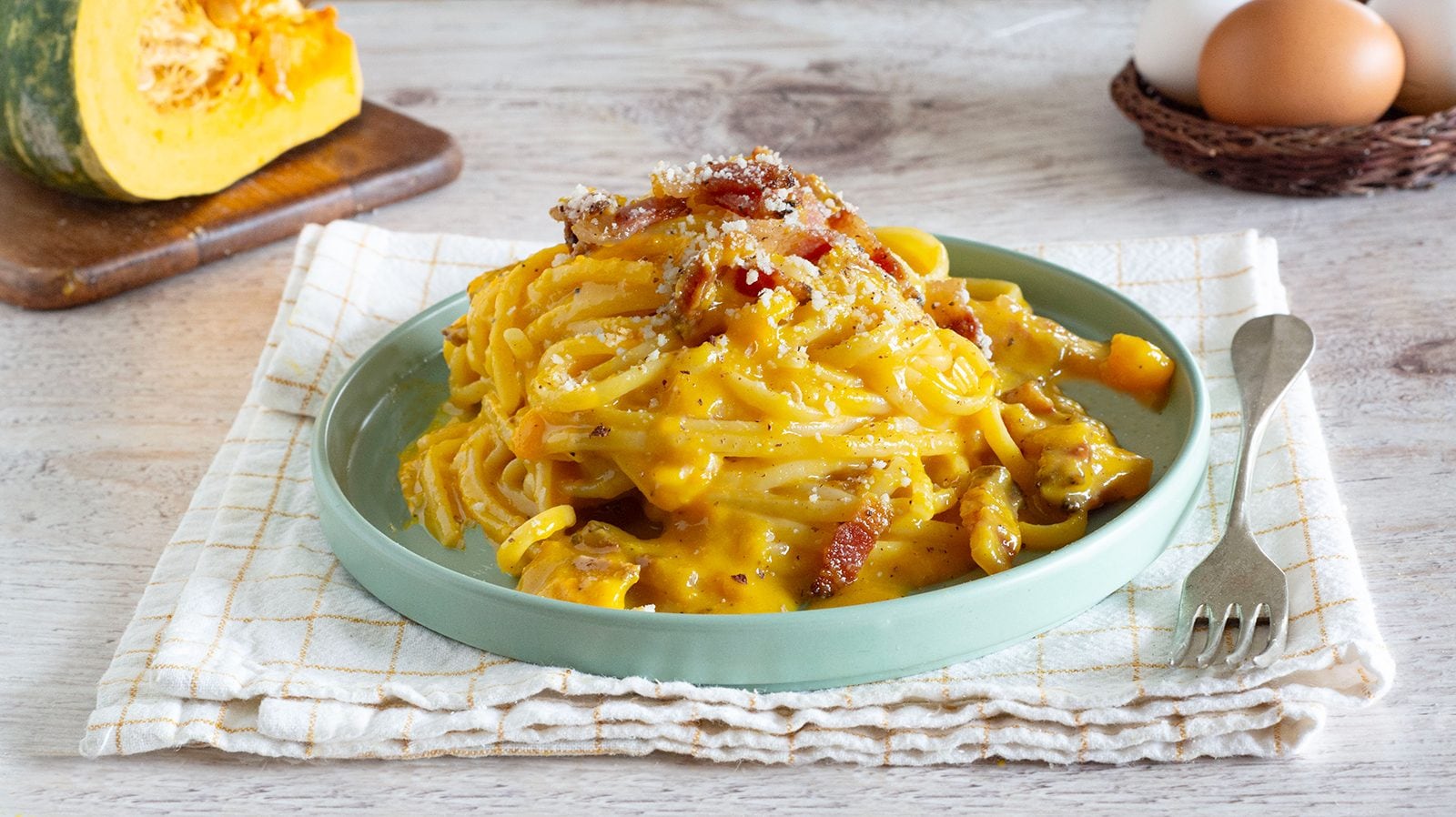 Carbonara di zucca: la ricetta del primo piatto ricco e cremoso