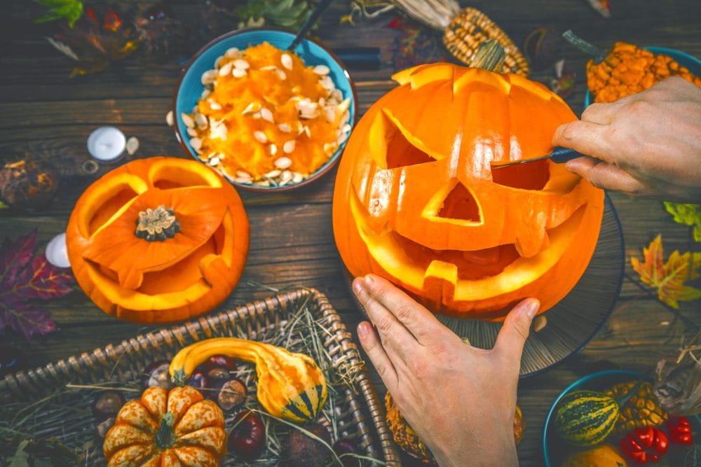 Come intagliare la zucca di Halloween: la guida per realizzarla alla perfezione