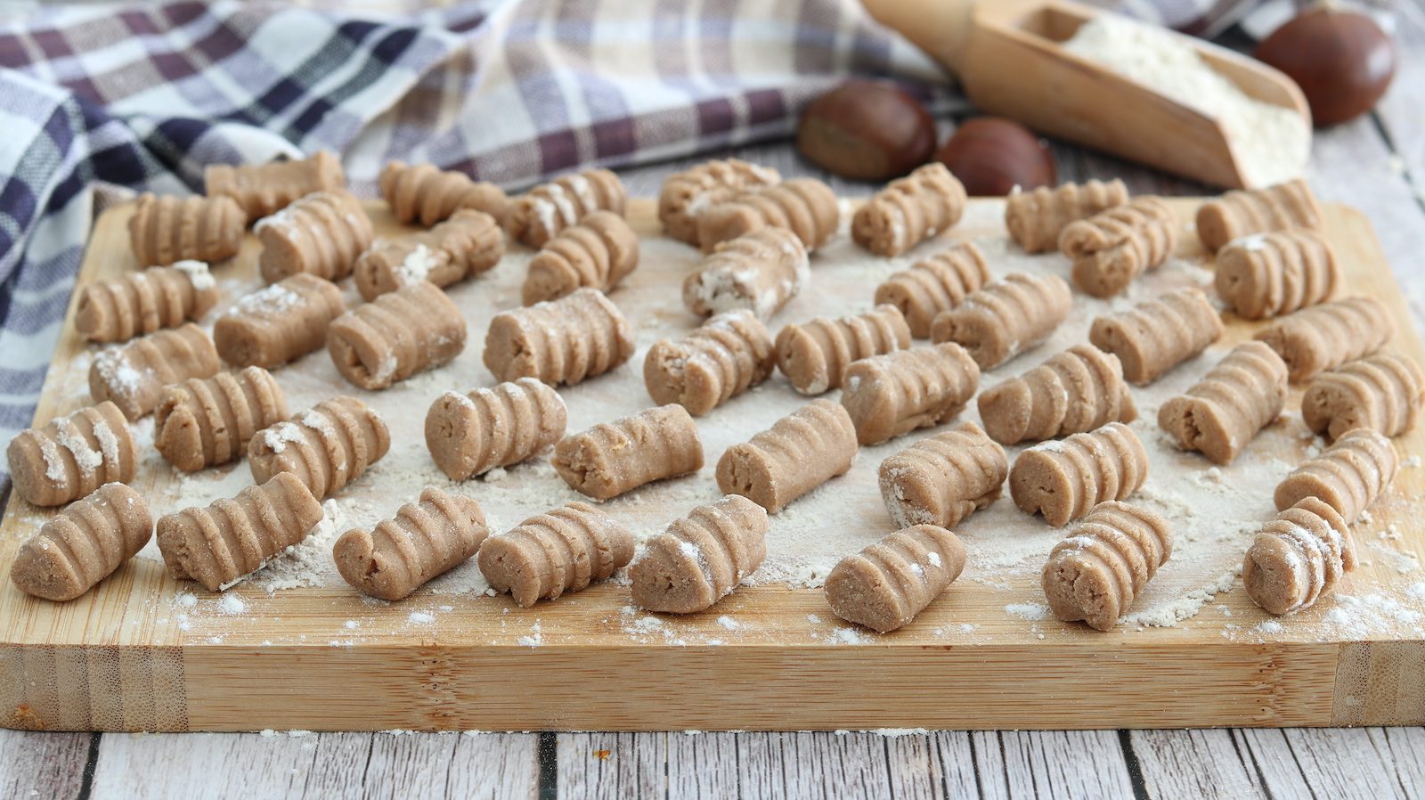 Gnocchi di castagne: la ricetta del primo piatto autunnale