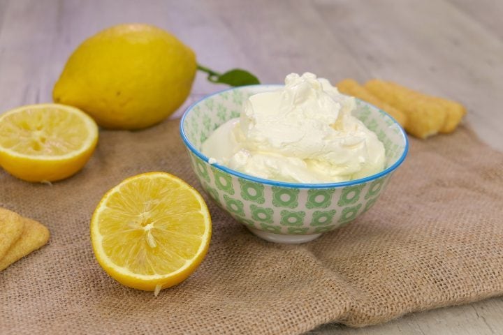 Mascarpone fatto in casa: la ricetta semplice con solo 2 ingredienti