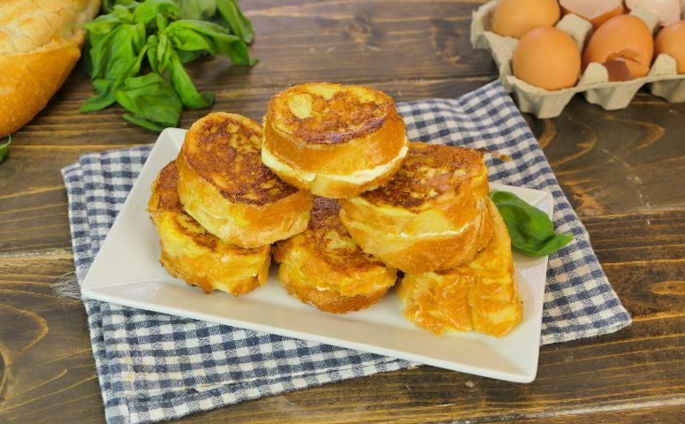 Pane cremoso fritto con le uova: la ricetta della pietanza sfiziosa con cuore filante