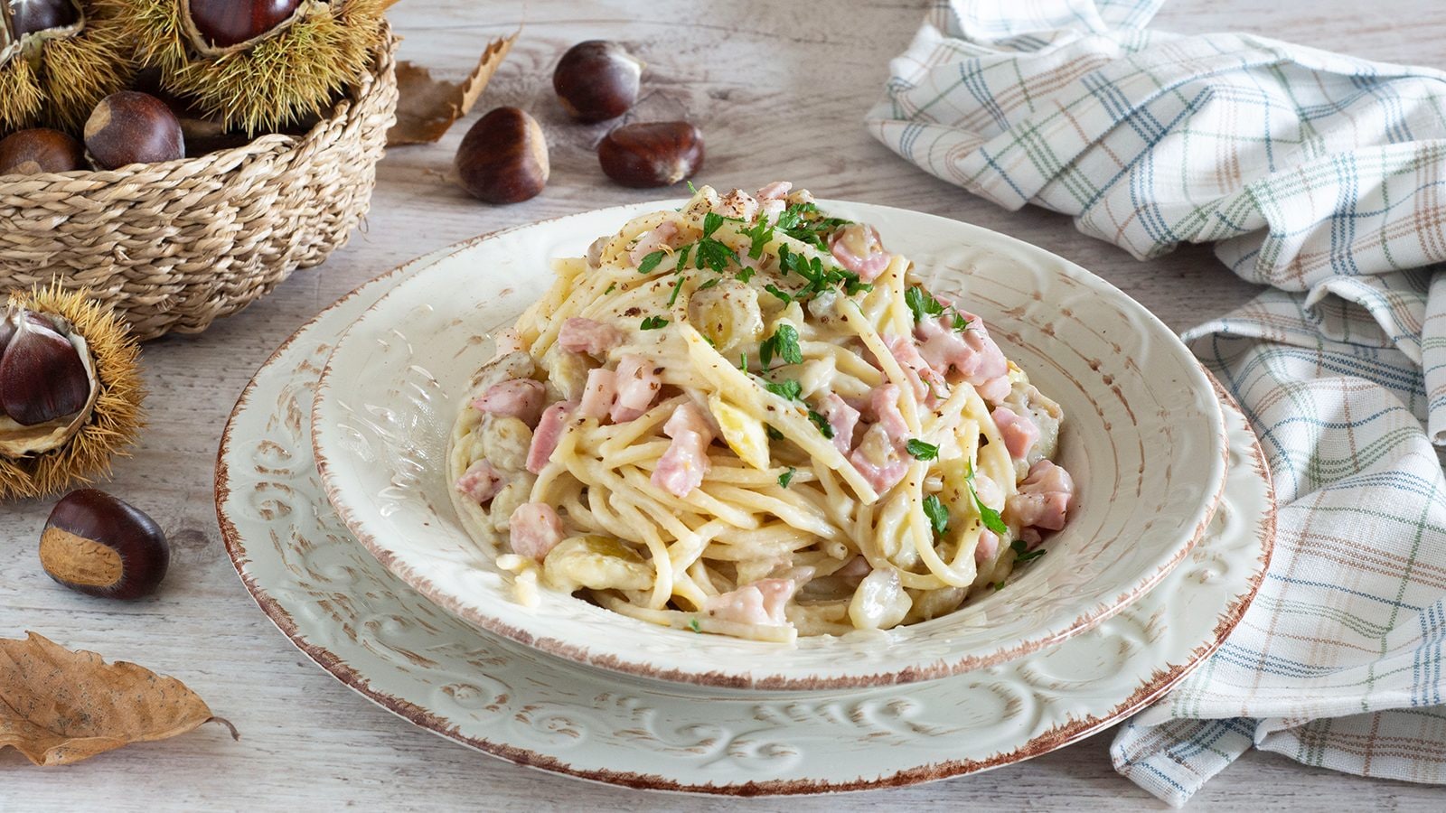 Pasta castagne e pancetta: la ricetta del primo piatto autunnale semplice e gustoso