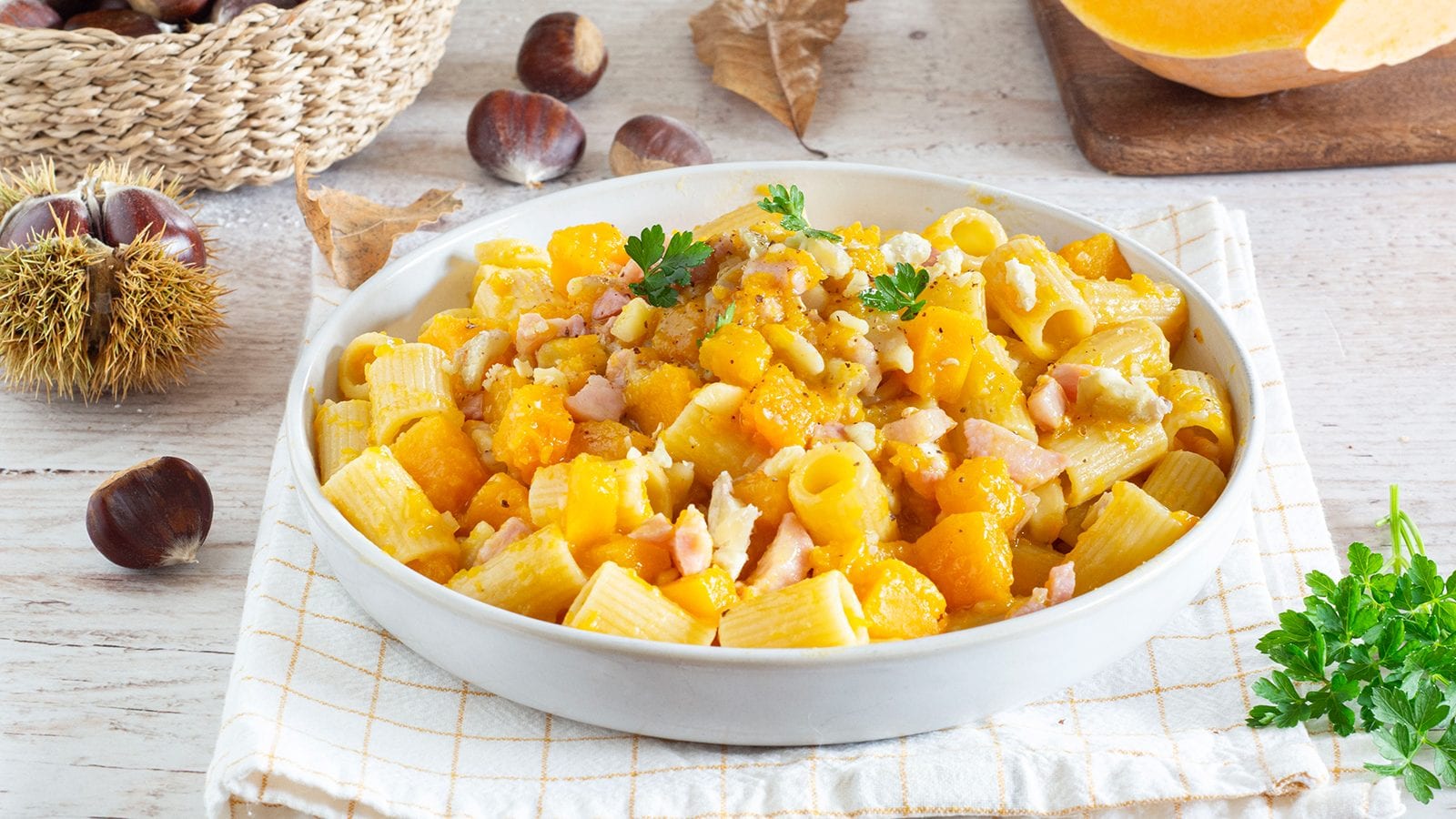Pasta zucca e castagne: la ricetta del primo autunnale ricco e saporito