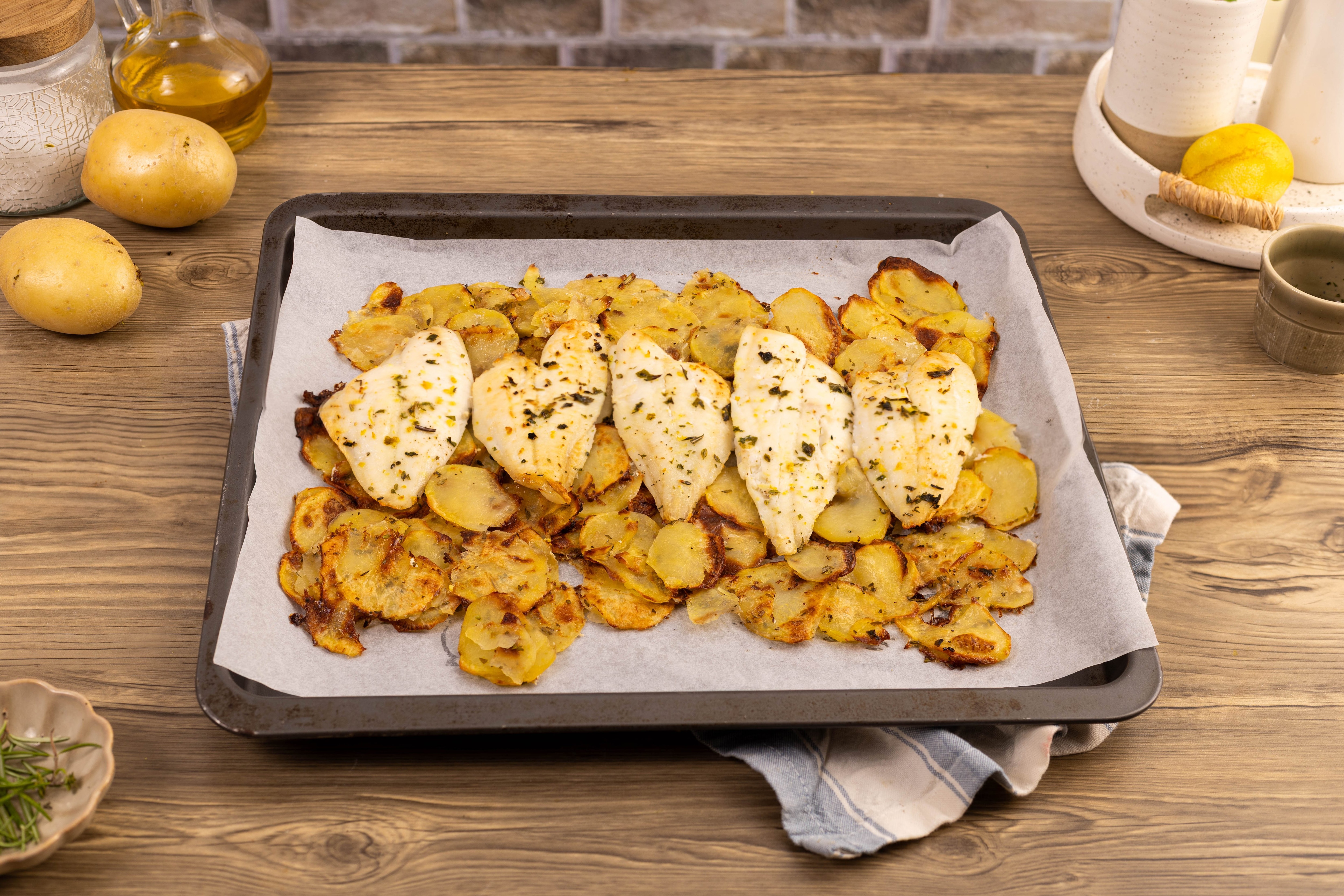 Platessa al forno: la ricetta del secondo piatto veloce e gustoso