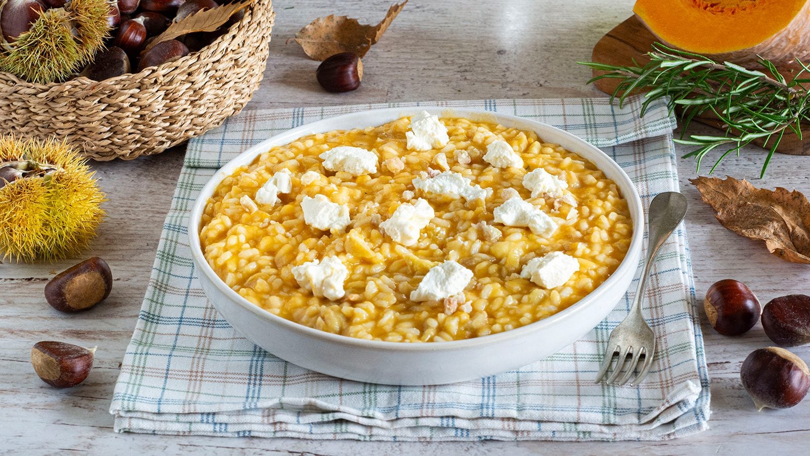 Risotto zucca e castagne: la ricetta del primo autunnale cremoso e profumato