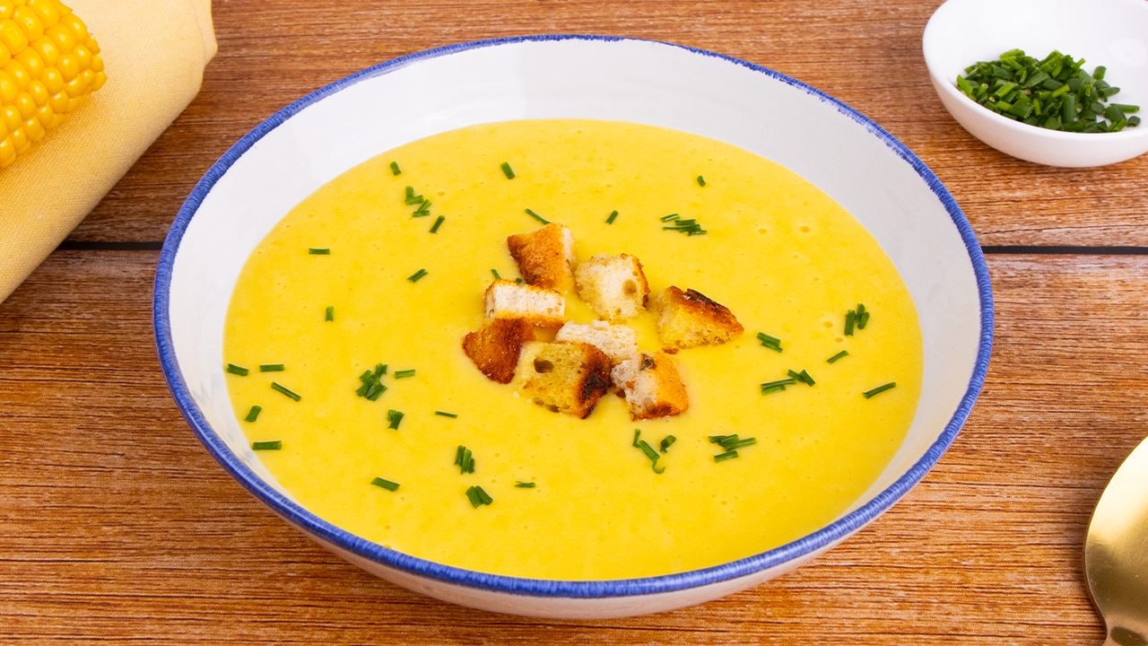 Zuppa di mais: la ricetta del primo piatto cremoso e saporito
