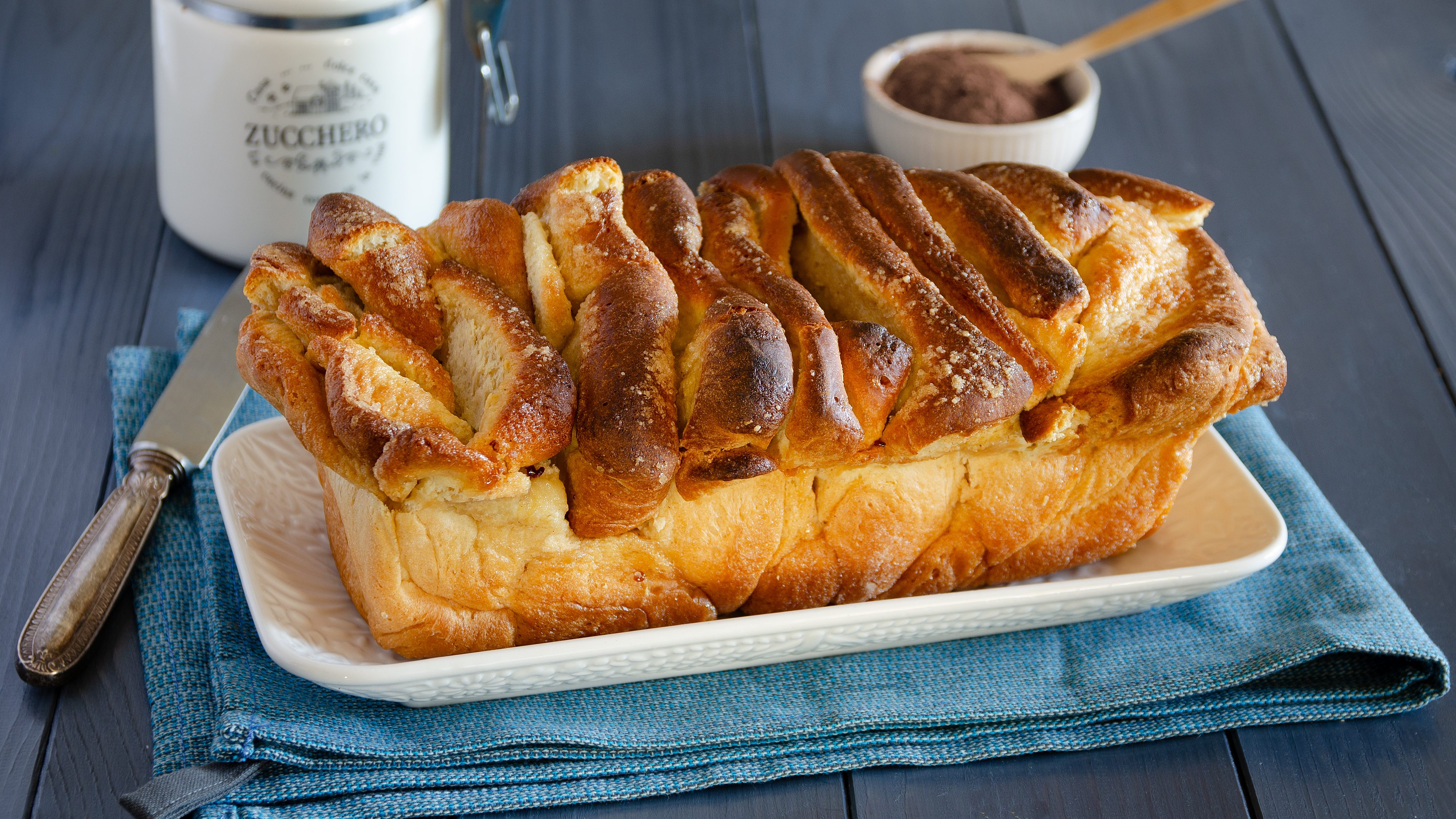 Cinnamon pull apart bread: la ricetta del pane alla cannella soffice e goloso