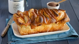 Cinnamon pull apart bread