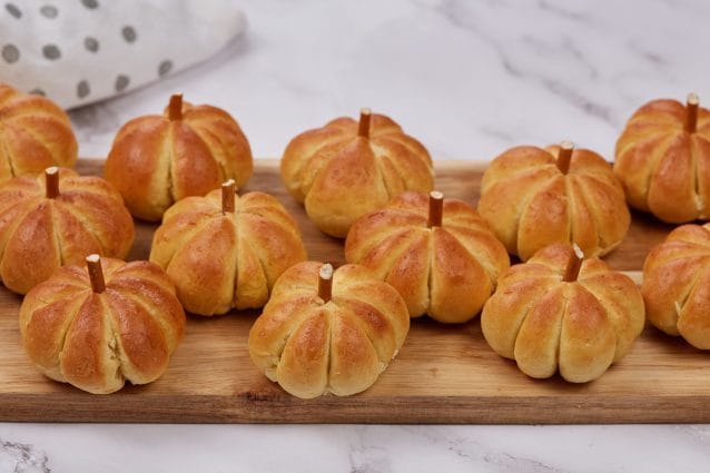 Panini alla zucca: la ricetta dei lievitati sofficissimi e dal sapore neutro